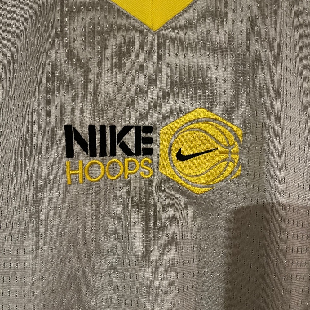 Nike dri fit boys shirt size XL (18-20) - Picture 7 of 8